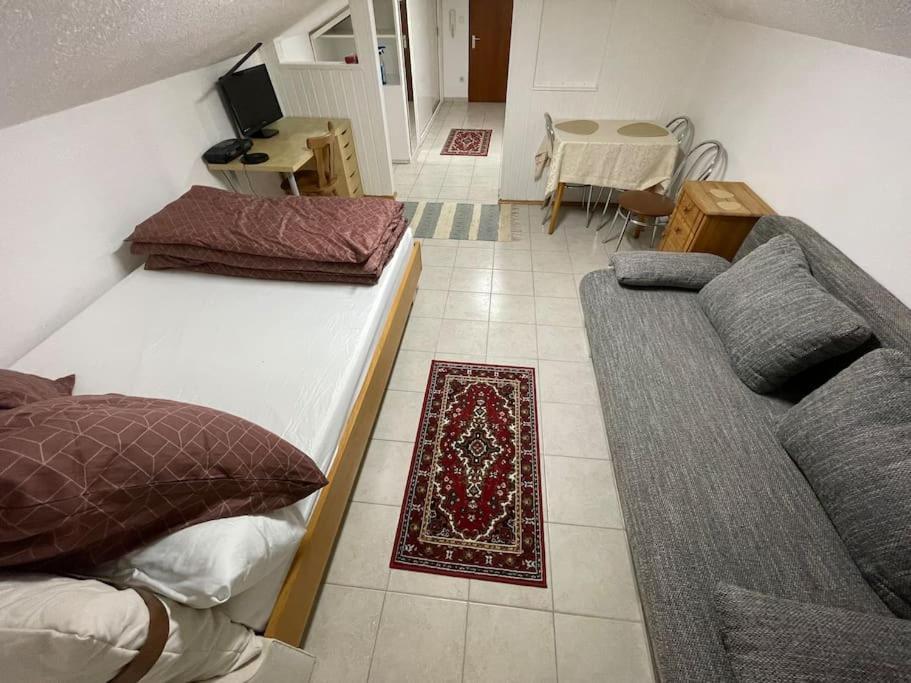 Comfortable Apartment In Commercial Centre Unterhaching Exteriör bild