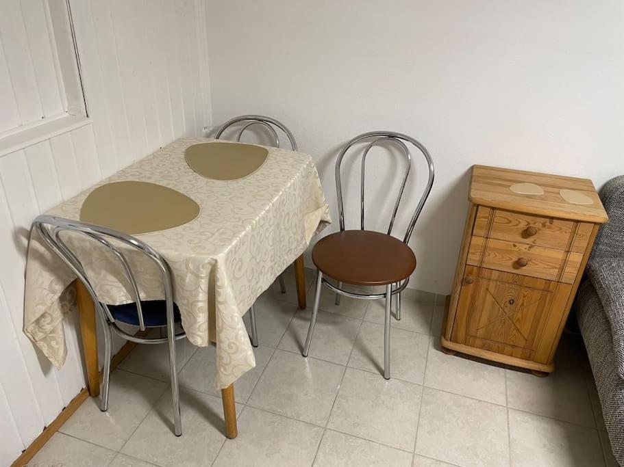 Comfortable Apartment In Commercial Centre Unterhaching Exteriör bild