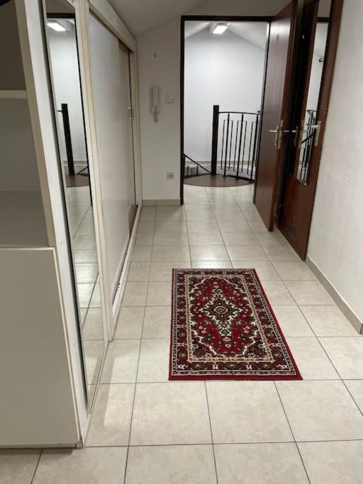 Comfortable Apartment In Commercial Centre Unterhaching Exteriör bild